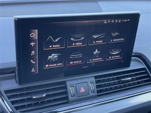 Used 2025 Audi Q5 2.0T Premium image 17