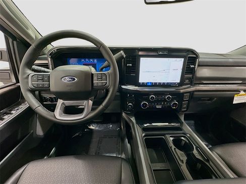 Used 2026 Ford F250 Lariat w/ FX4 Off-Road Package image 25