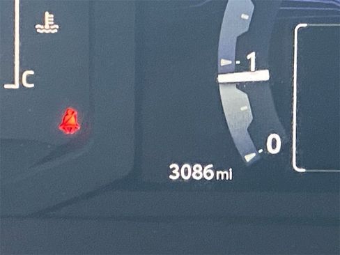 Certified 2025 Toyota Tacoma SR5 image 32