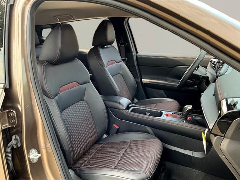 Used 2026 Nissan Kicks SR w/ Cold Weather Package AWD/4WD image 28
