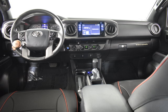 Used 2017 Toyota Tacoma TRD Sport w/ Tow Package (A/T) AWD/4WD image 26