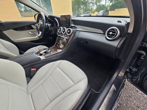 Used 2016 Mercedes-Benz C 300 4MATIC Sedan image 23
