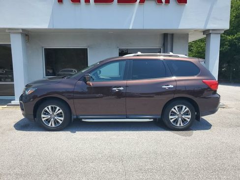 Used 2019 Nissan Pathfinder SL AWD/4WD image 12