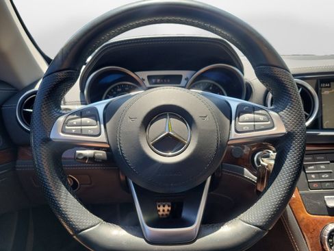 Used 2017 Mercedes-Benz SL 550 image 10