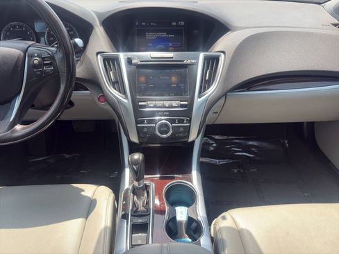 Used 2016 Acura TLX FWD image 11