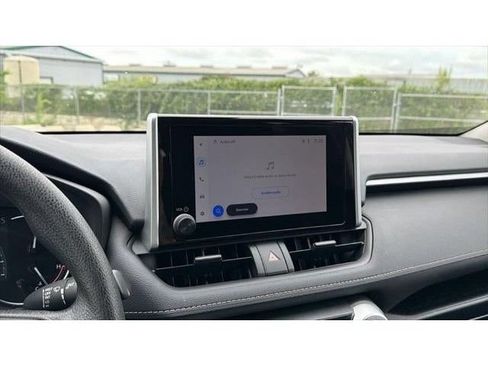 Certified 2025 Toyota RAV4 XLE FWD image 28