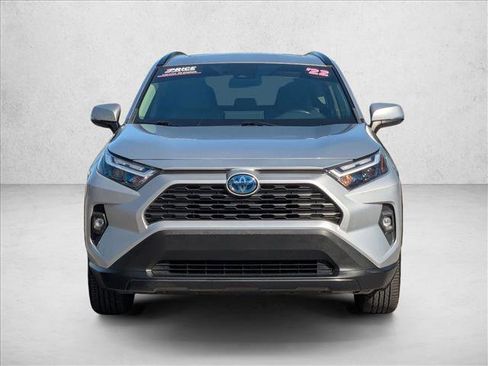 Used 2022 Toyota RAV4 XLE Premium image 2