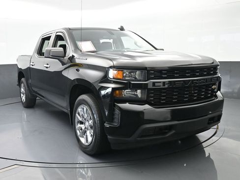 Used 2020 Chevrolet Silverado 1500 Custom w/ Custom Value Package image 9