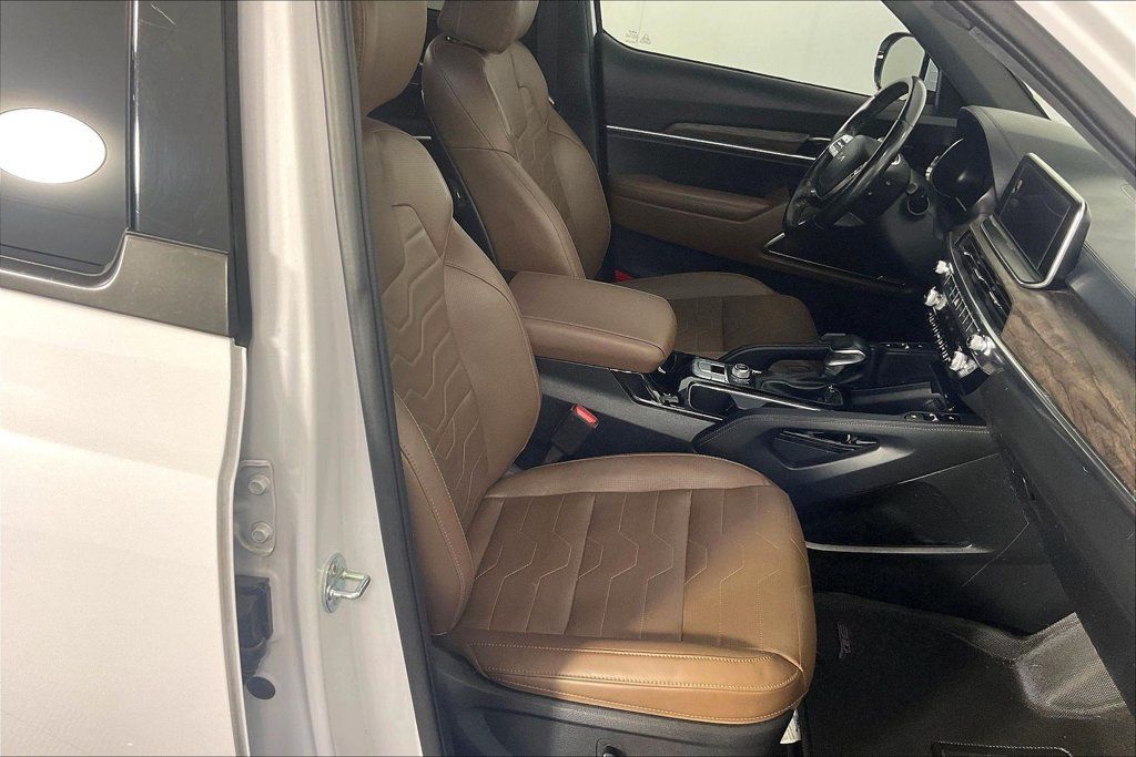 Used 2022 Kia Telluride SX w/ SX Prestige Package AWD/4WD image 9