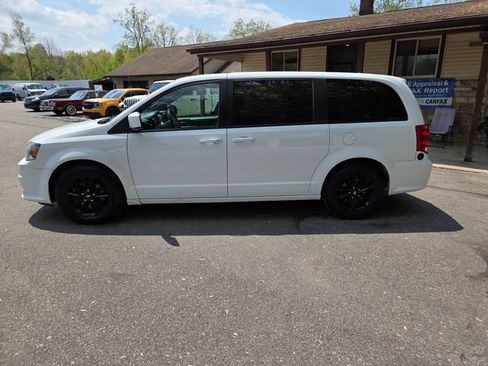 Used 2020 Dodge Grand Caravan GT FWD image 3