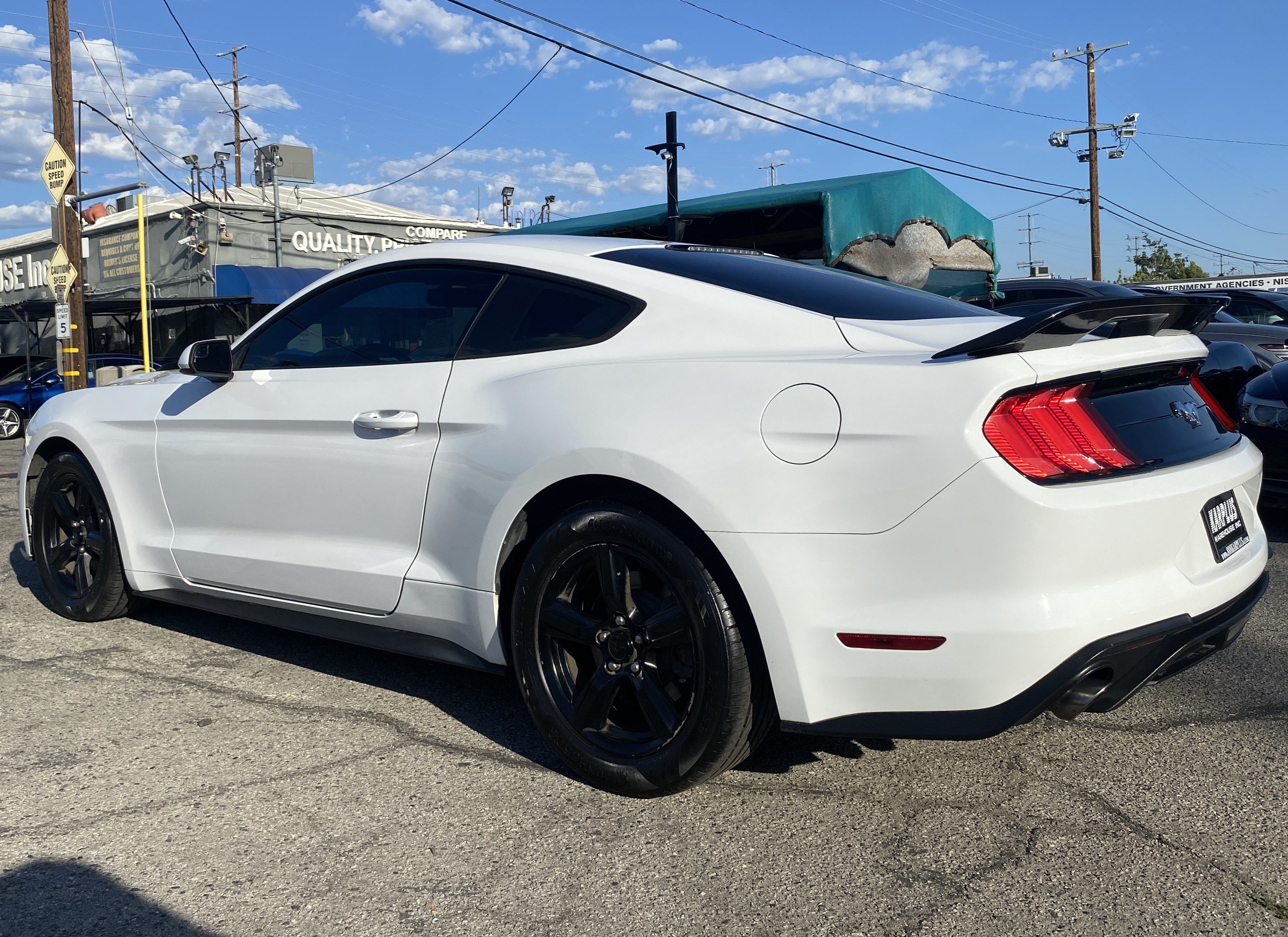 Used 2018 Ford Mustang Coupe RWD image 9