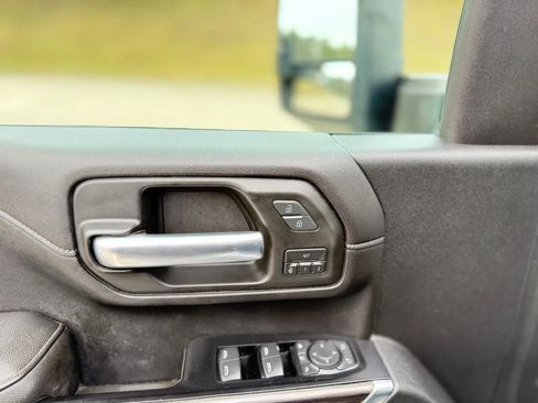 Used 2020 Chevrolet Silverado 2500 LTZ w/ LTZ Plus Package image 34