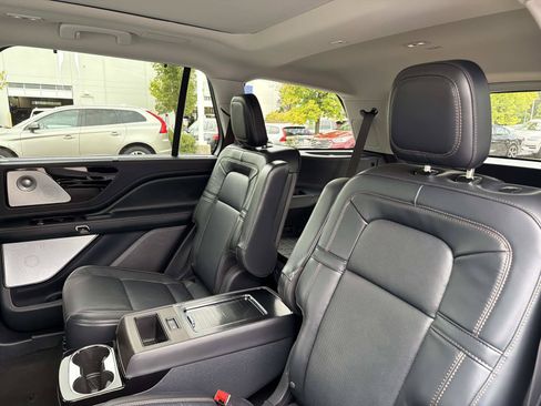 Used 2025 Lincoln Aviator Reserve w/ Equipment Group 201A AWD/4WD image 13