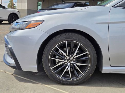 Used 2024 Toyota Camry SE image 5