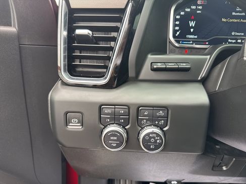 Used 2024 GMC Sierra 2500 Denali w/ Denali Reserve Package image 39