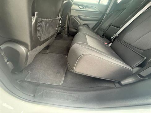 Certified 2025 Jeep Grand Cherokee Laredo image 28