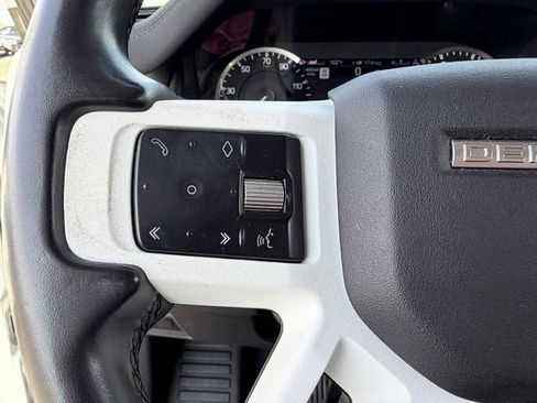 Used 2023 Land Rover Defender 110 SE image 8