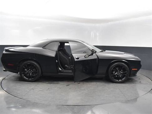 Used 2017 Dodge Challenger SXT w/ Blacktop Package image 26