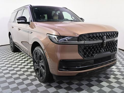 New 2026 Lincoln Navigator L Black Label AWD/4WD image 9