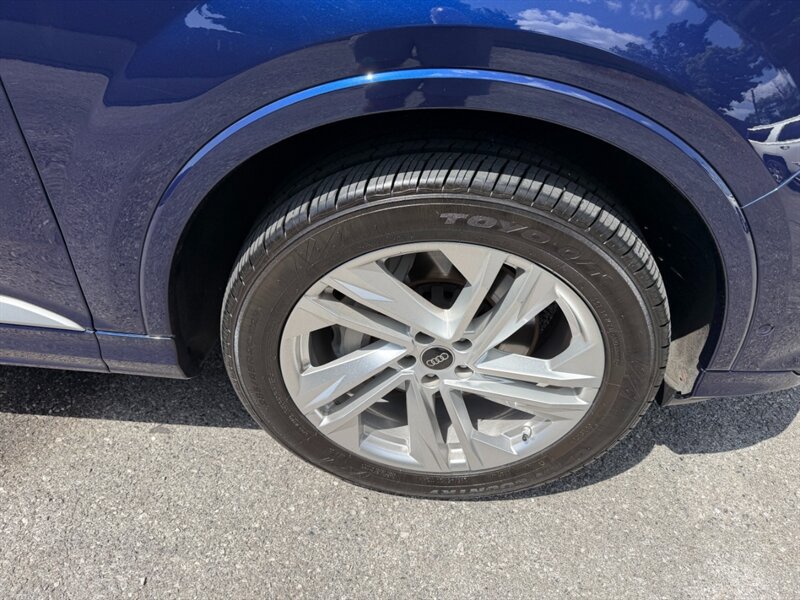 Used 2022 Audi Q7 3.0T Premium Plus AWD/4WD image 12