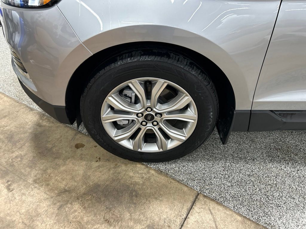 Used 2024 Ford Edge Titanium AWD/4WD image 32