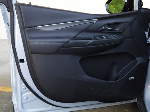 Used 2023 Chevrolet Bolt LT w/ Infotainment Package image 12