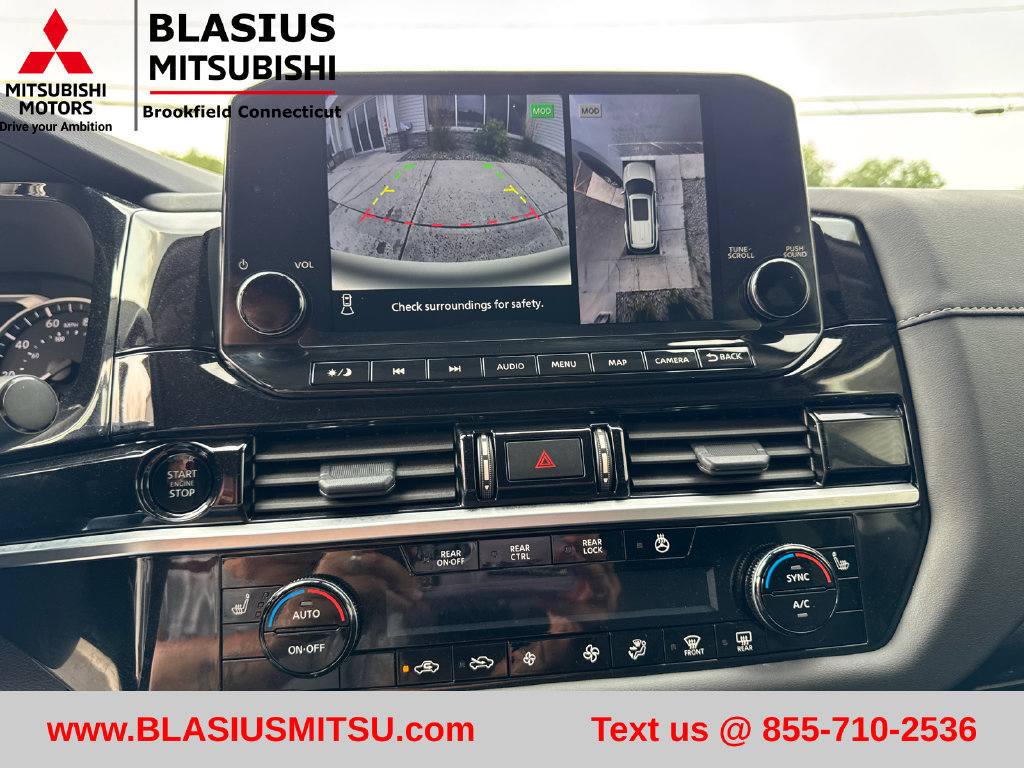 Used 2025 Nissan Pathfinder SL AWD/4WD image 19