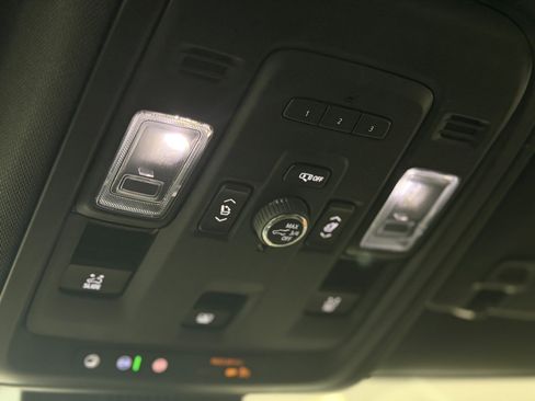 Used 2024 Chevrolet Suburban LT w/ Luxury Package AWD/4WD image 44