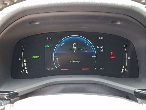 Used 2025 Toyota Camry SE FWD image 18