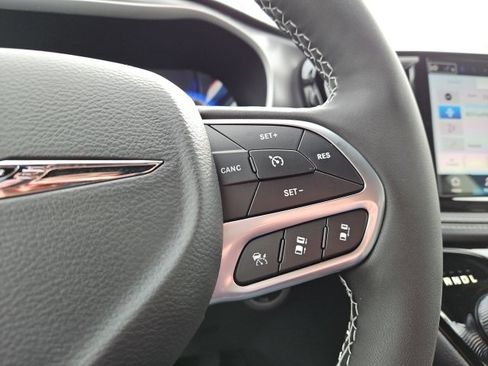 New 2026 Chrysler Pacifica Select image 41