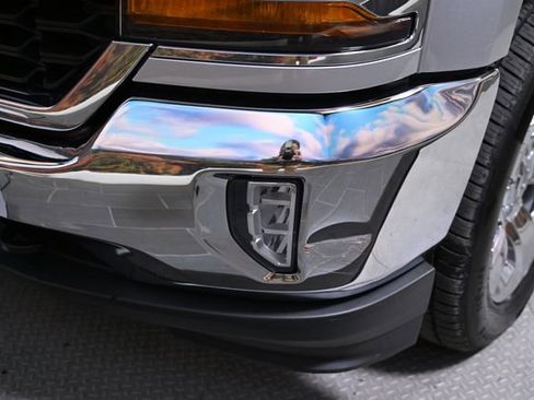 Used 2018 Chevrolet Silverado 1500 LT w/ LT Eassist Package image 16