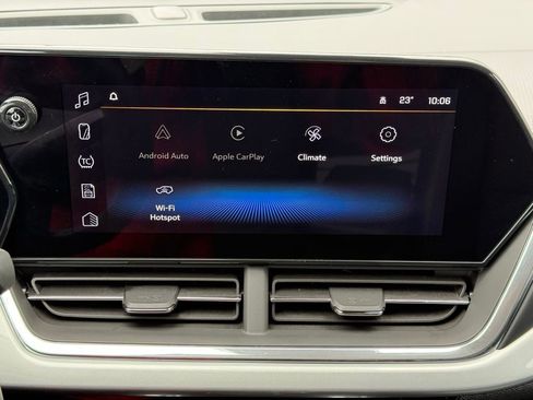 Used 2025 Chevrolet Trax LT w/ LT Convenience Package image 15