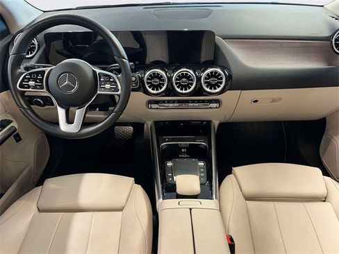 Certified 2022 Mercedes-Benz GLA 250 4MATIC image 13