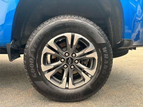 Used 2022 Chevrolet Colorado Z71 AWD/4WD image 5