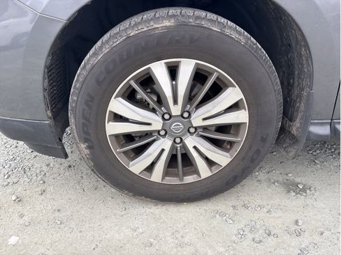 Used 2020 Nissan Pathfinder S image 24