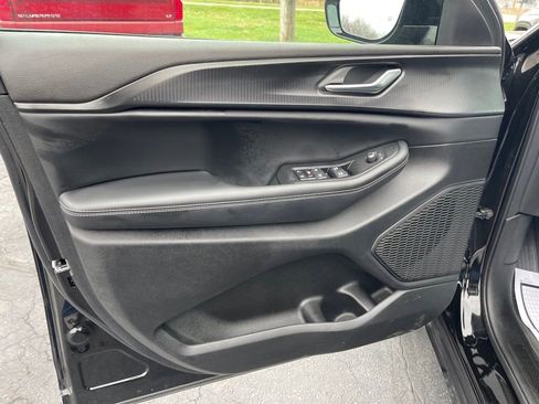 Used 2024 Jeep Grand Cherokee L Altitude image 21