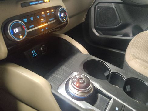 Used 2021 Ford Escape SE w/ Convenience Package FWD image 26