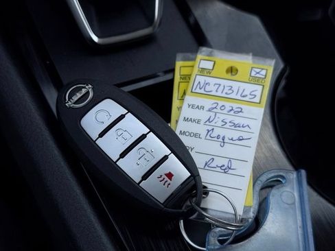Used 2022 Nissan Rogue SV AWD/4WD image 38