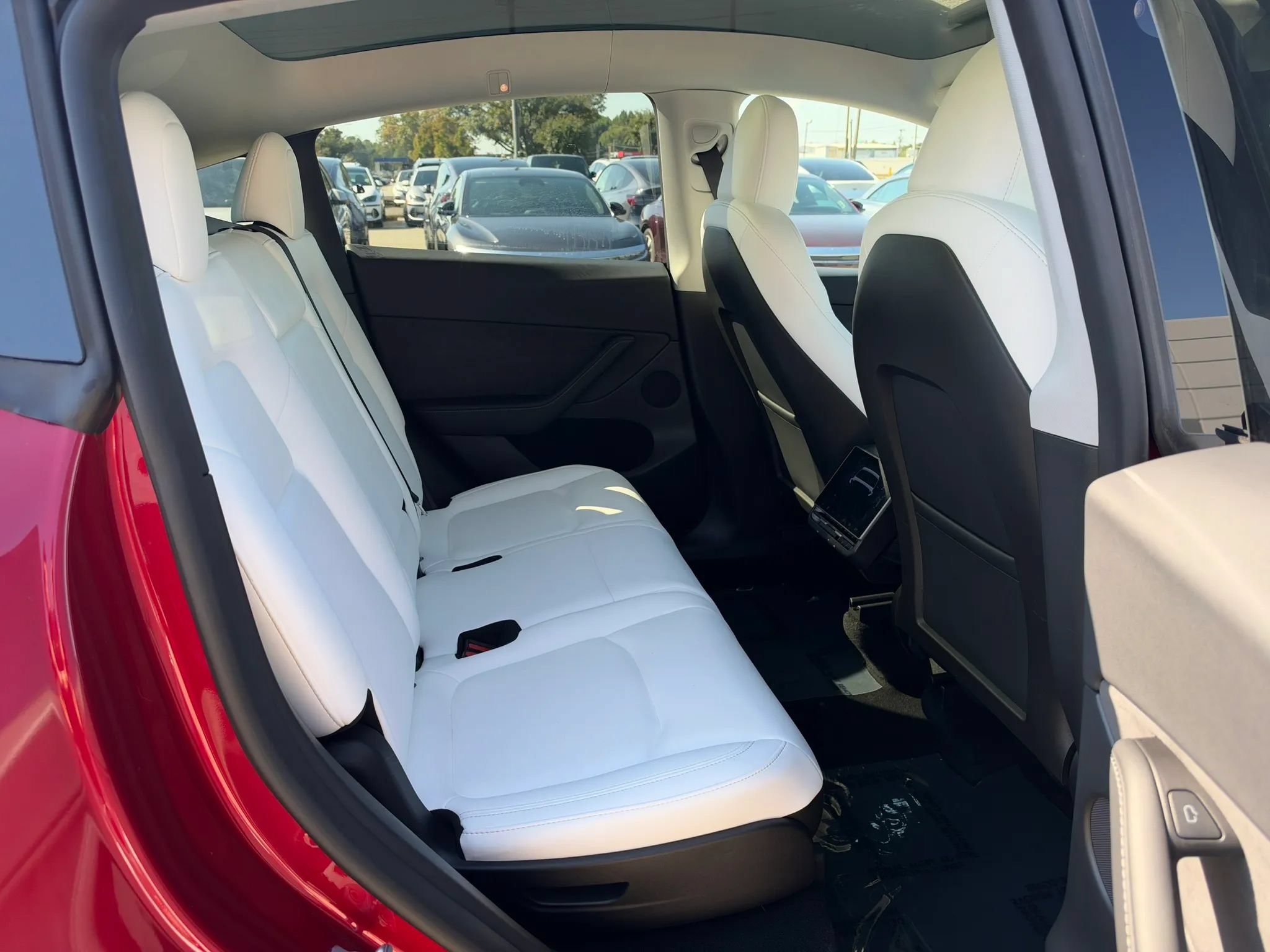 Used 2024 Tesla Model Y Long Range AWD/4WD image 12