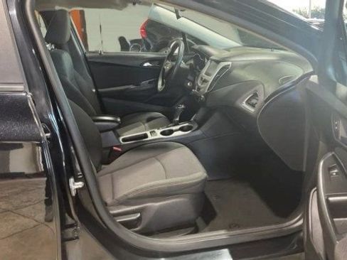 Used 2017 Chevrolet Cruze LS image 13