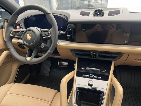 New 2026 Porsche Cayenne Coupe AWD/4WD image 13