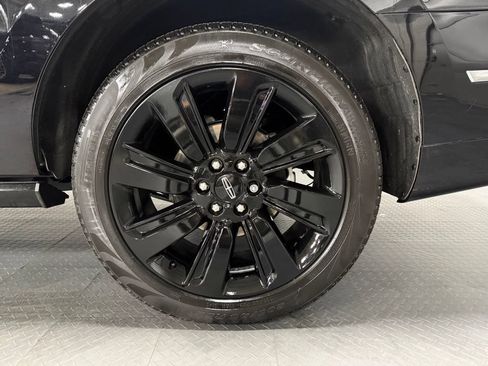 Used 2024 Lincoln Navigator Reserve AWD/4WD image 7