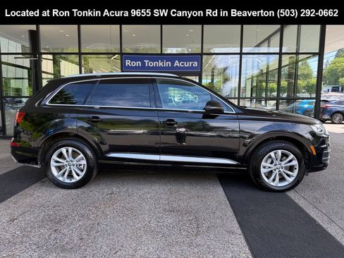 Used 2019 Audi Q7 3.0T Premium w/ Cold Weather Package AWD/4WD image 8