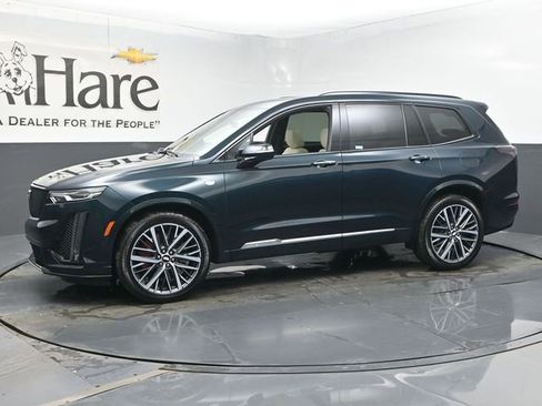 Used 2024 Cadillac XT6 Sport w/ Technology Package image 37