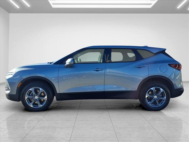 Used 2025 Chevrolet Blazer LT FWD image 6
