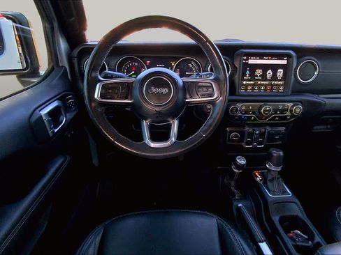 Used 2022 Jeep Wrangler Unlimited Sahara w/ Cold Weather Group AWD/4WD image 6