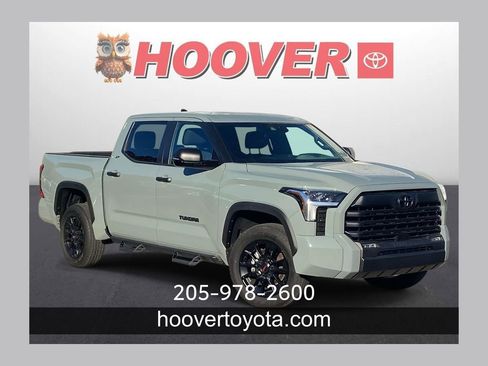 Used 2025 Toyota Tundra SR5 w/ SR5 Convenience Package AWD/4WD image 1