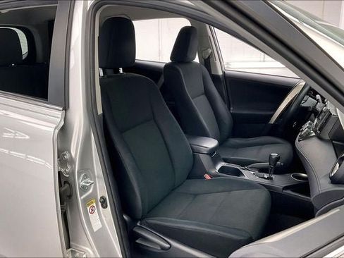 Used 2015 Toyota RAV4 LE AWD/4WD image 7