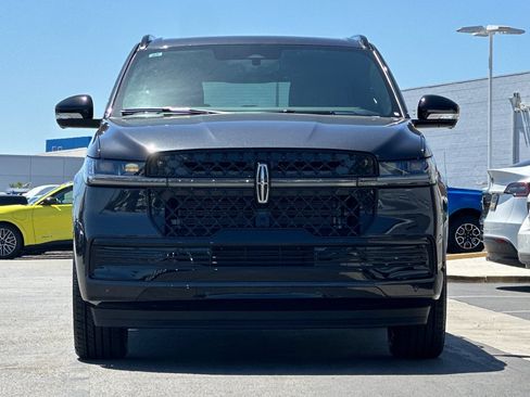 New 2026 Lincoln Navigator L Reserve w/ Jet Appearance Package AWD/4WD image 8