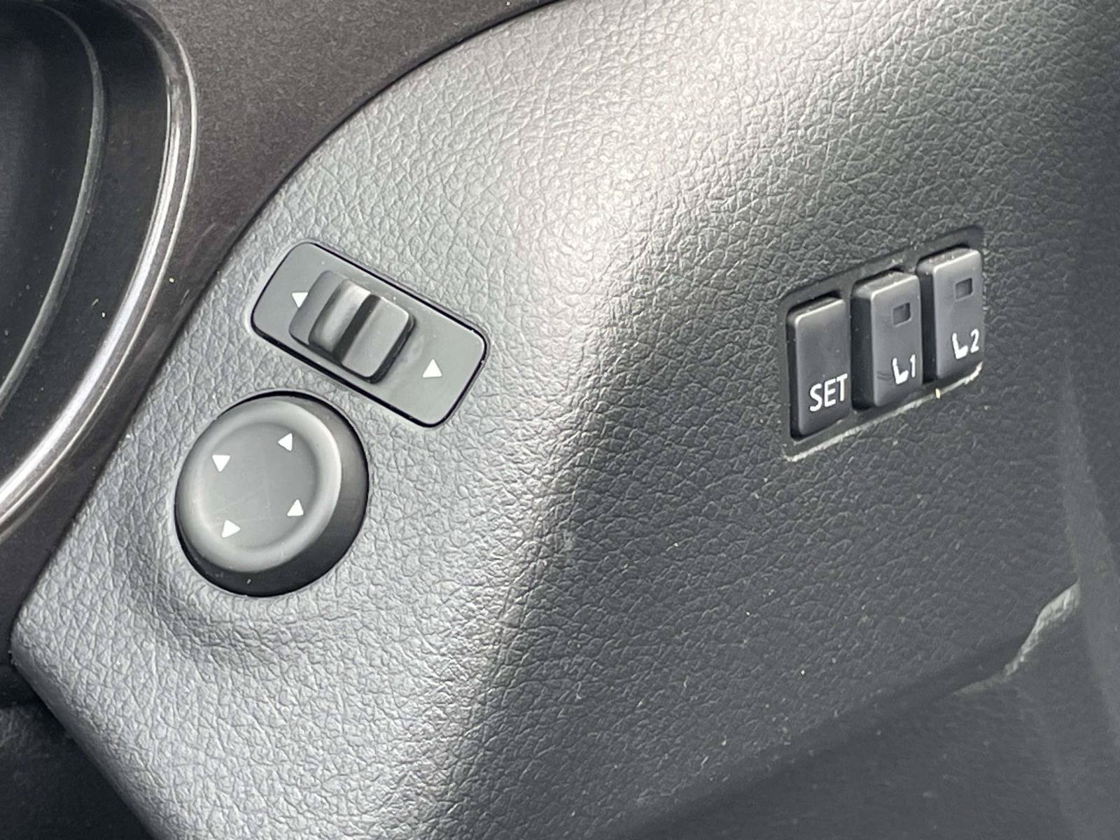 Used 2019 Nissan Rogue SV w/ Premium Package AWD/4WD image 7